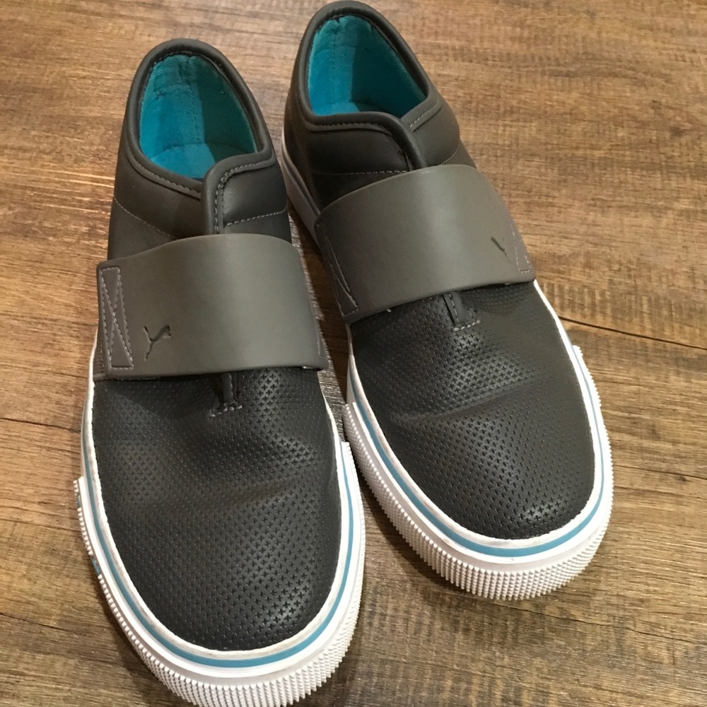 Puma sneakers slip ons. Like new